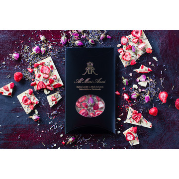AL MARI ANNI | WHITE CHOCOLATE WITH FREEZE-DRIED STRAWBERRIES, PRECIOUS FLOWERS OF LAVENDER AND ROSES